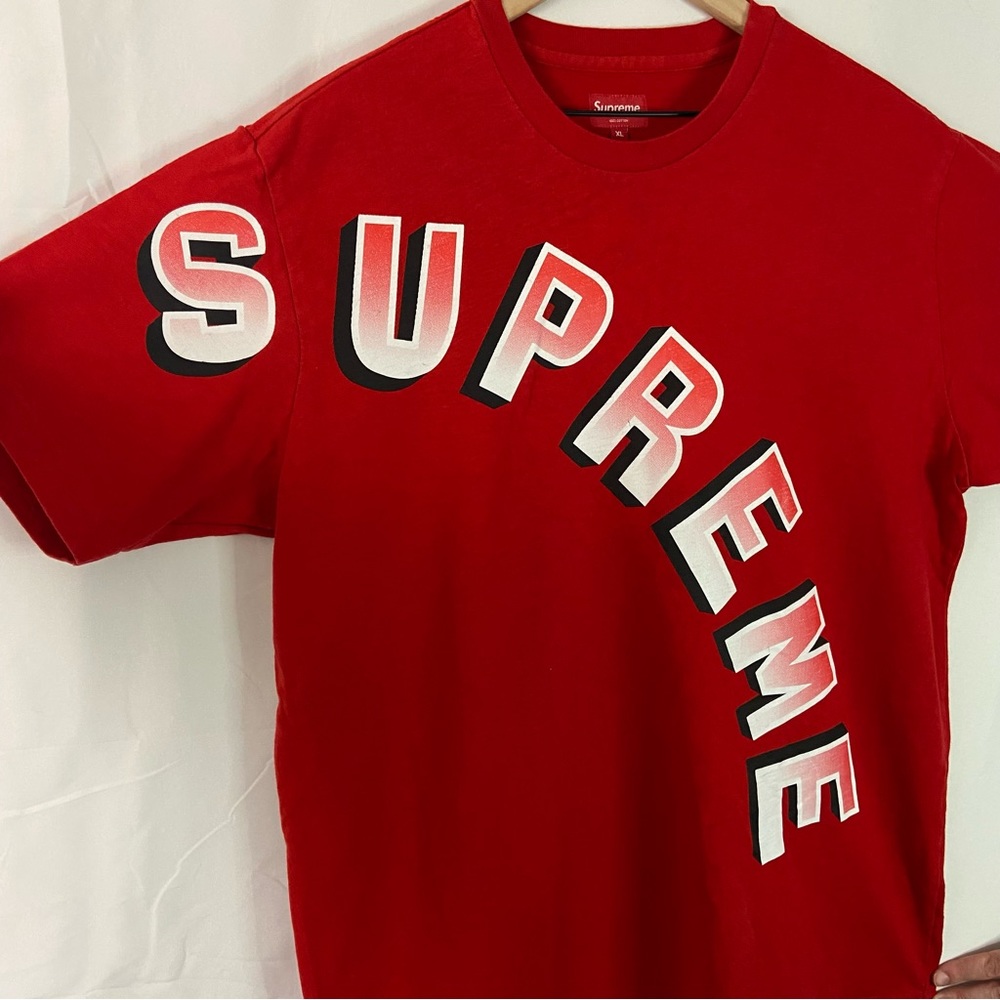 Supreme Gradient Arc Red T-shirt Size XL